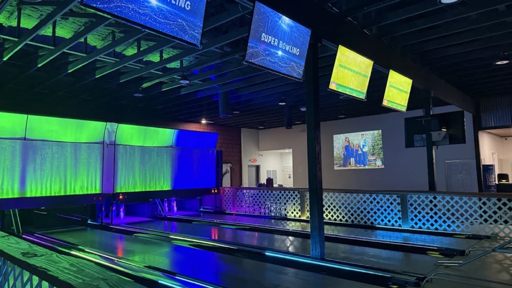 3bs bowling beer and buffalo wings