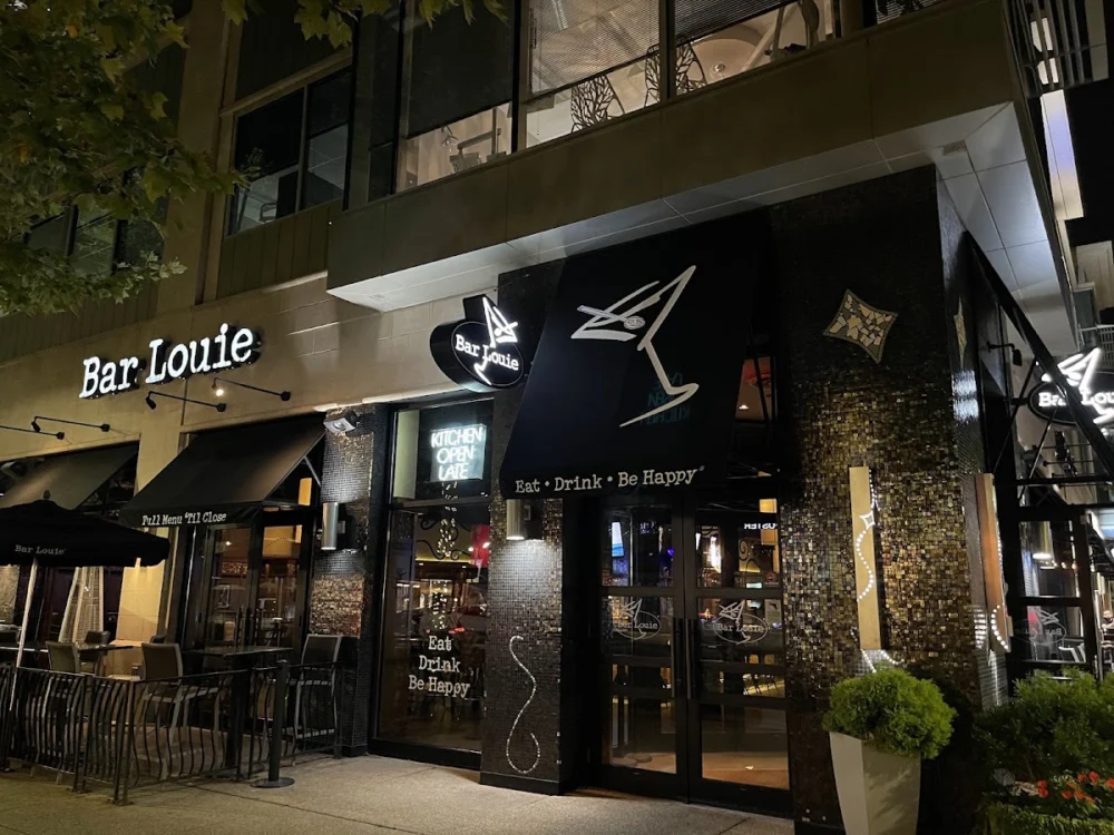 Bar Louie - One Loudoun