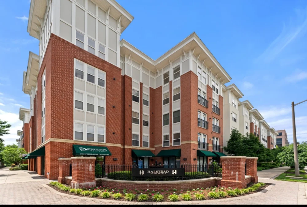 Deluxive Homes