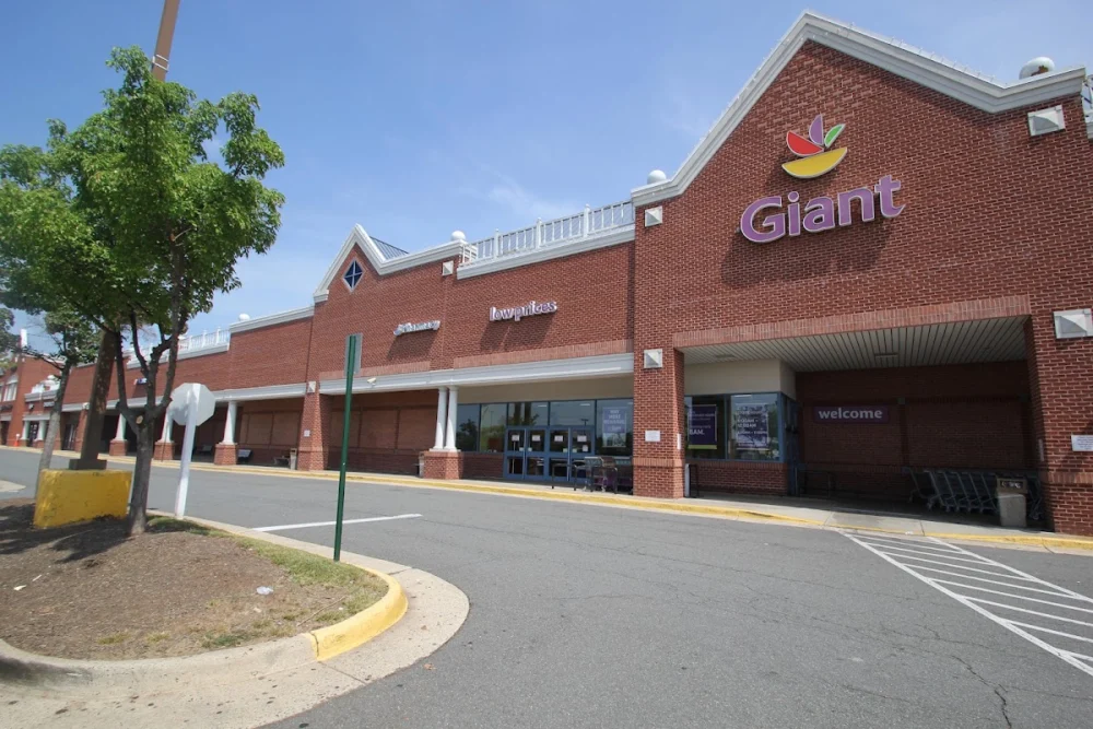 Giant Pharmacy